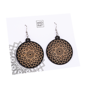 Orecchini di legno HOORAY Mandala nero
