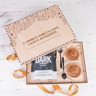 Set da caffè CLASSICO in cofanetto di legno con motivo personalizzato
