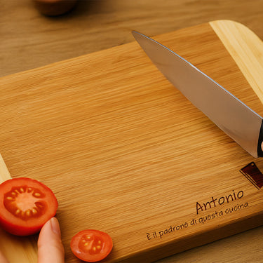Tagliere regalo in bambù con incisione, Padrone della Cucina 1